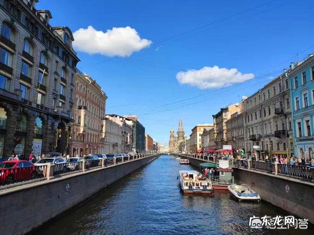 请问1月份去俄罗斯自由行要带点什么换多少卢布合适