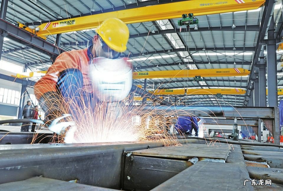 从业人员须持什么上岗