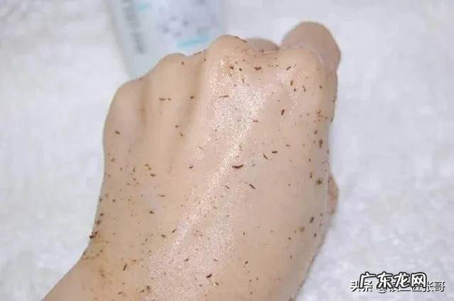 手指出现了皲裂问题,可以用什么药zhi疗呢