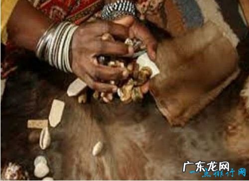 非洲十大奇葩习俗 排在第一的令人不寒而栗!