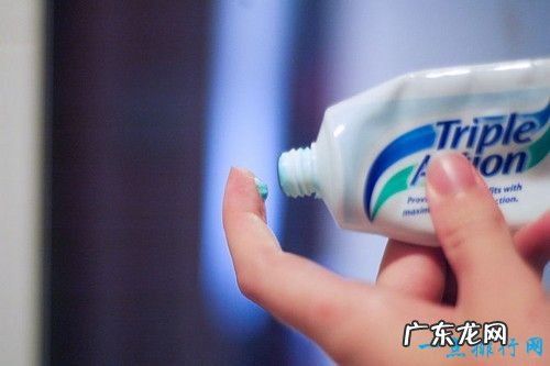 牙膏的十大奇妙用途 原来牙膏可以去除青春痘
