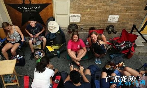 全球十大奇葩的特殊职业 专业拥抱者月薪上万元