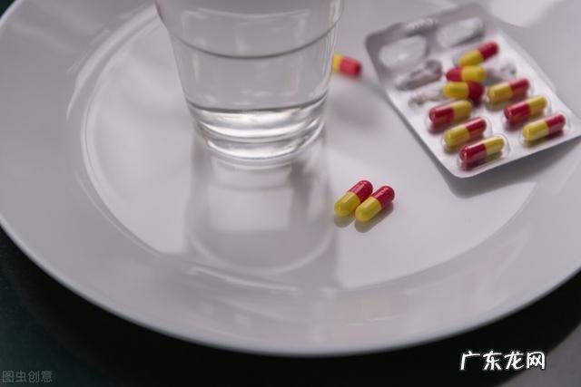 阿莫西林和头孢属于同种抗生素吗