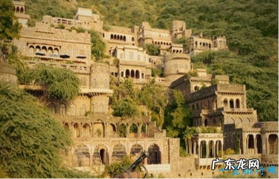 全球最恐怖的十大禁地 令人毛骨悚然的鬼屋城堡