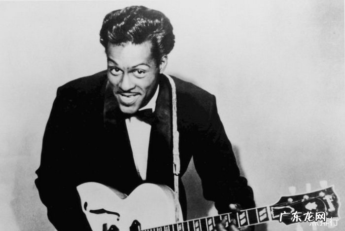 世界十大著名摇滚吉他手 吉米·亨德里克斯是吉他之神