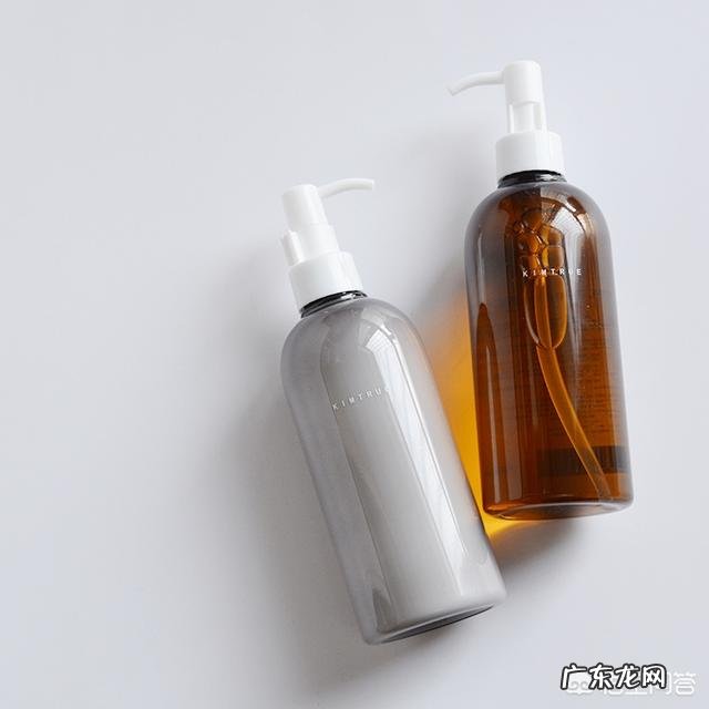 我腿和身上很白,脸和手臂黑,有没有变白的办法?