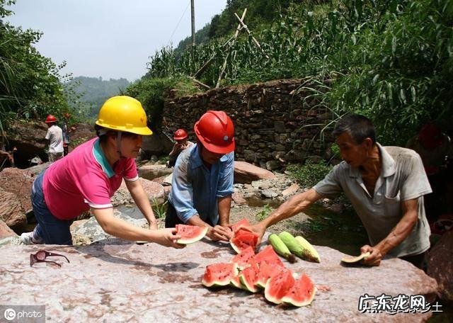 入伏,一伏、二伏、三伏,具体哪一天开始,是怎么推算的?在农村有什么风俗和习惯吗?