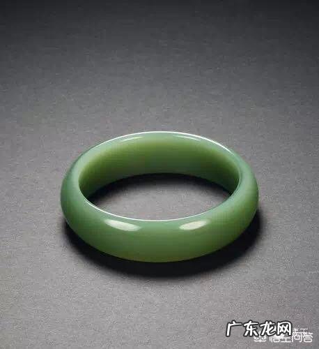 和田玉手镯什么颜色好?