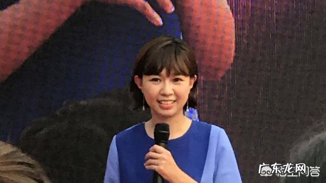 公司年会唱歌表演,有什么适合女生的歌曲推荐?