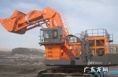 重约889吨 最大的矿车 比塞洛斯RH400