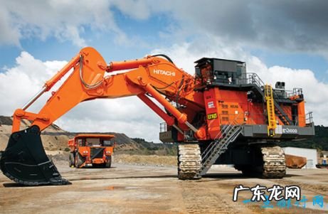 重约889吨 最大的矿车 比塞洛斯RH400