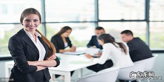 发工资同事要你请客，怎么高情商回应？