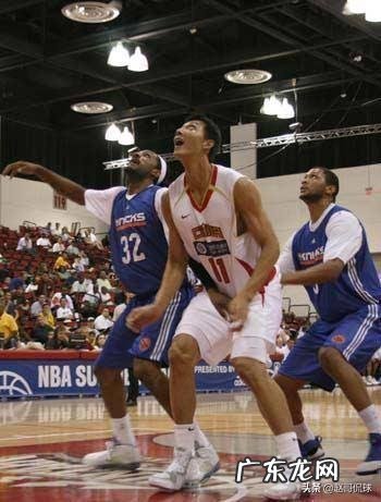 以目前广东队的实力能不能击败NBA垫底的太阳队?