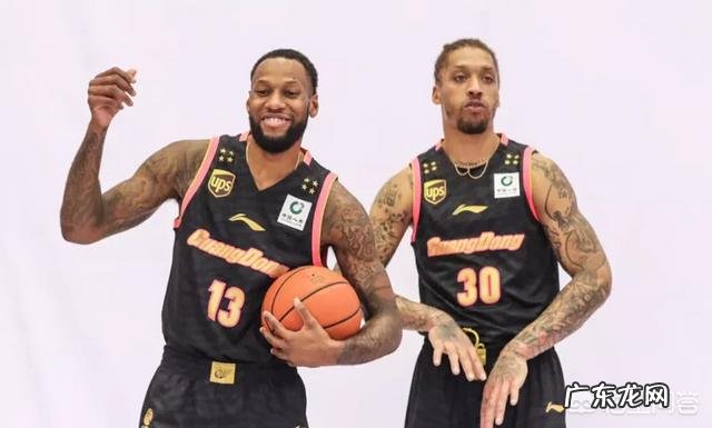 以目前广东队的实力能不能击败NBA垫底的太阳队?