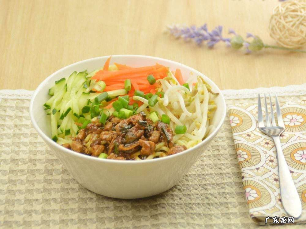 怎么做有汤的炸酱面