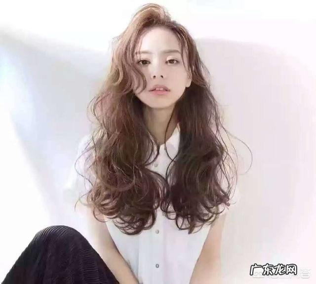 头发很长很少,怎么烫才好看、时尚?