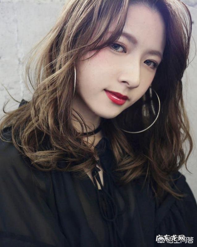 头发很长很少,怎么烫才好看、时尚?