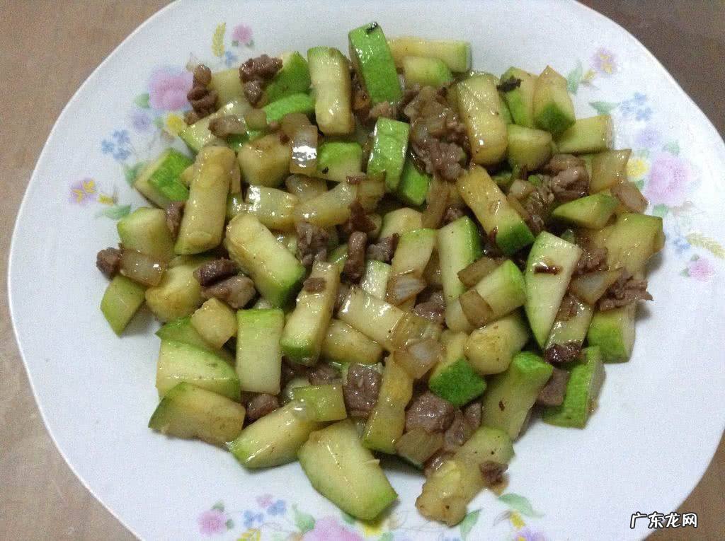 西葫芦炒肉方法