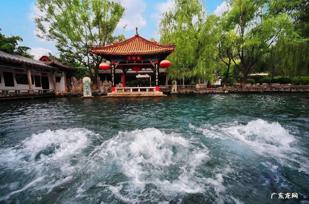 一句话赞美趵突泉