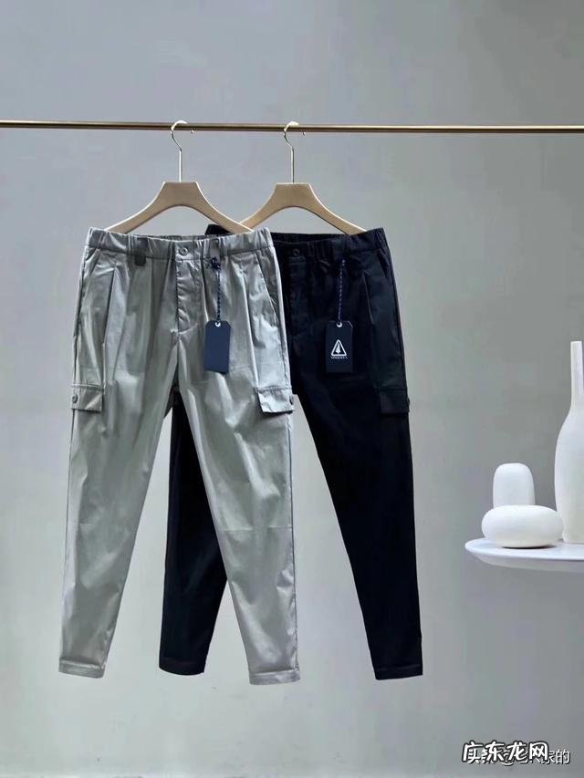 大家买衣服都会在哪里买?如果在网上买东西会选择什么APP?