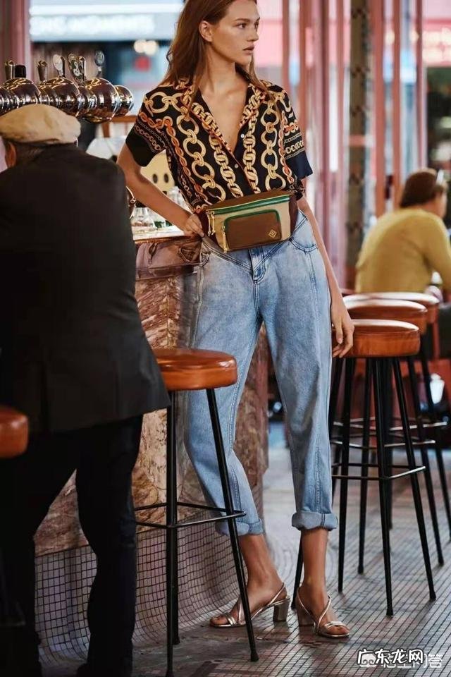 碎花衬衫的原始版“爸爸衫”应该如何搭配?