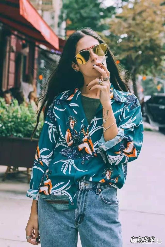 碎花衬衫的原始版“爸爸衫”应该如何搭配?