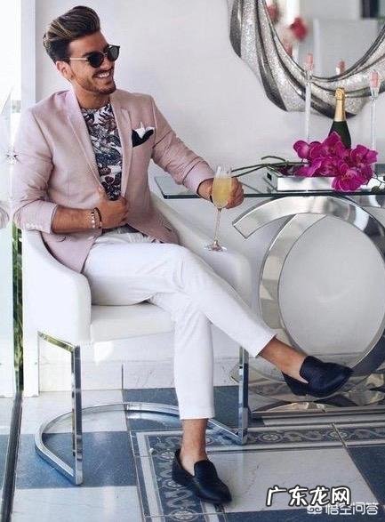 碎花衬衫的原始版“爸爸衫”应该如何搭配?