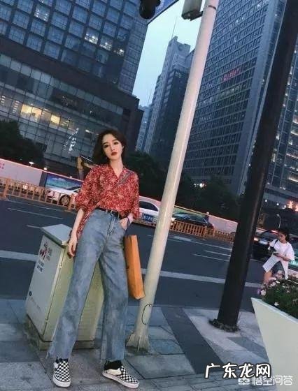 碎花衬衫的原始版“爸爸衫”应该如何搭配?