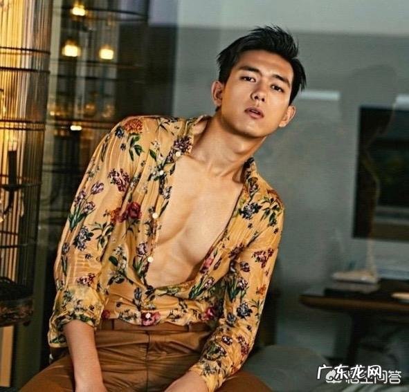 碎花衬衫的原始版“爸爸衫”应该如何搭配?