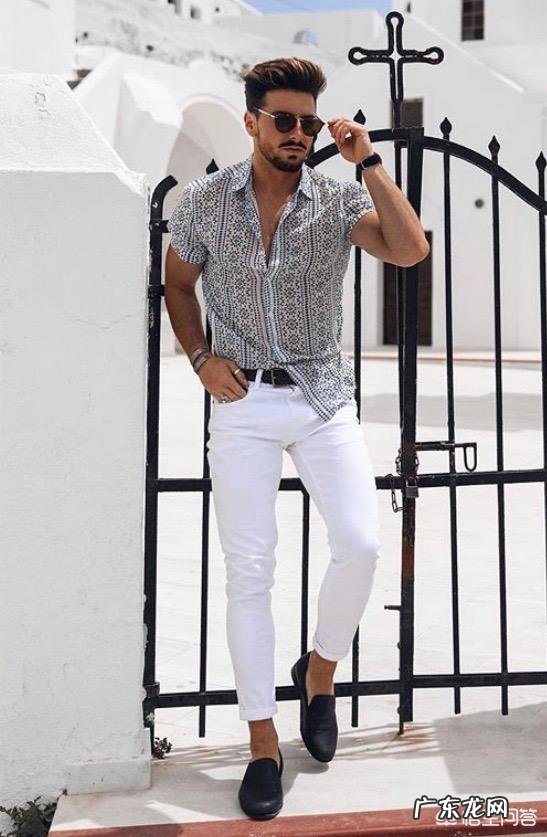 碎花衬衫的原始版“爸爸衫”应该如何搭配?