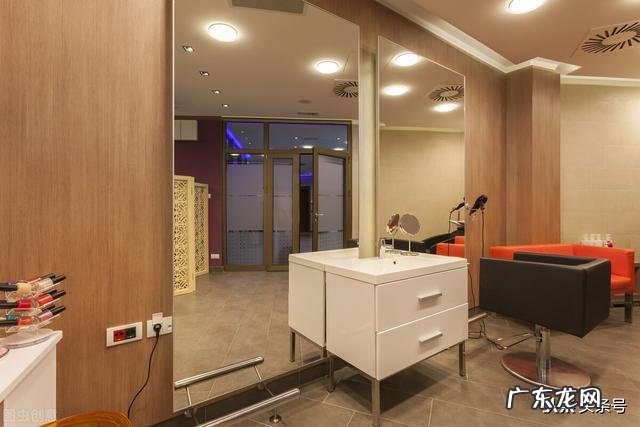 25岁事业编想辞职,自己创业开养生美容馆如何