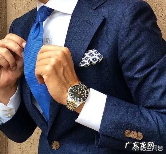 公司领导要求所有女员工上班穿高跟鞋丝袜,这个要求合理吗