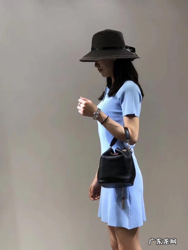 有没有好看的长裙或连衣裙推荐?