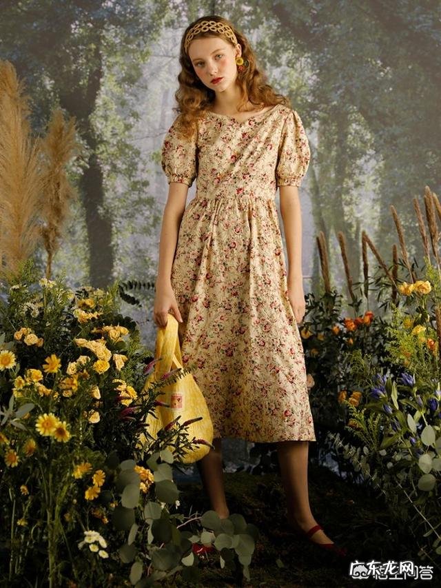 有没有好看的长裙或连衣裙推荐?