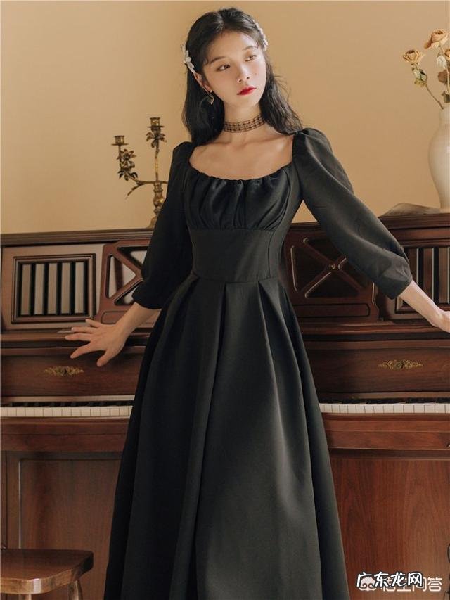 有没有好看的长裙或连衣裙推荐?