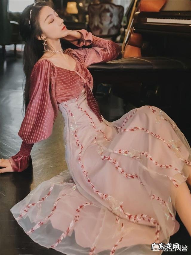 有没有好看的长裙或连衣裙推荐?