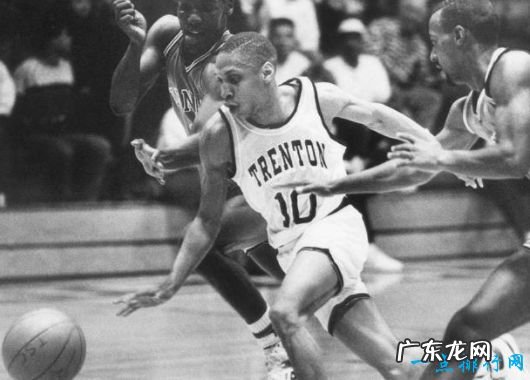 NBA史上十大最矮的球员 “小虫”蒂尼·博格斯才1.60米