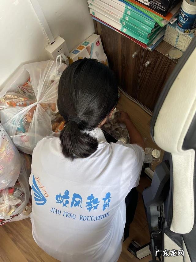 大学生研究生博士生送外卖,小学初中毕业的当网红,奇怪吗