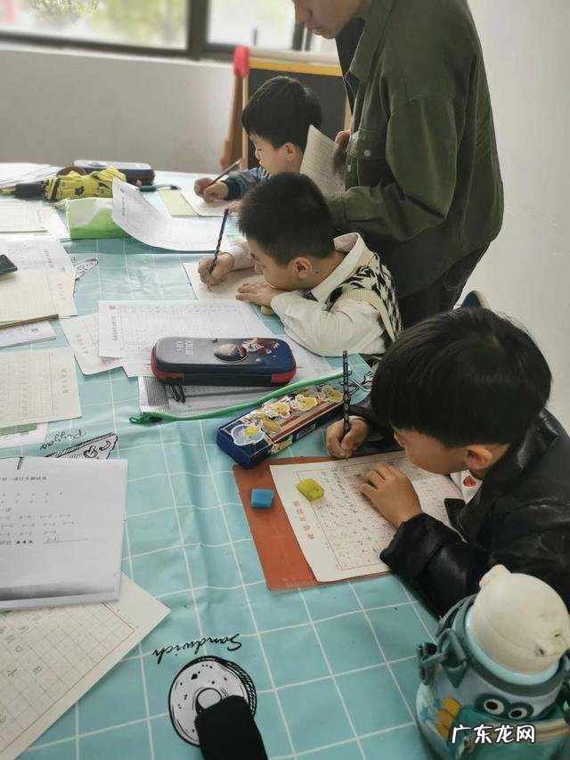 大学生研究生博士生送外卖,小学初中毕业的当网红,奇怪吗