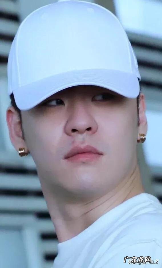 德云社纲丝节网友们表示岳云鹏和张鹤伦的节目最好看,，你怎么评价？