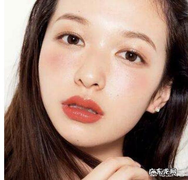 日剧里的那种干净的妆容是怎么画出来的？