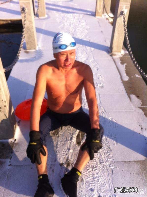 如何评价游泳运动在健身方面的利弊?