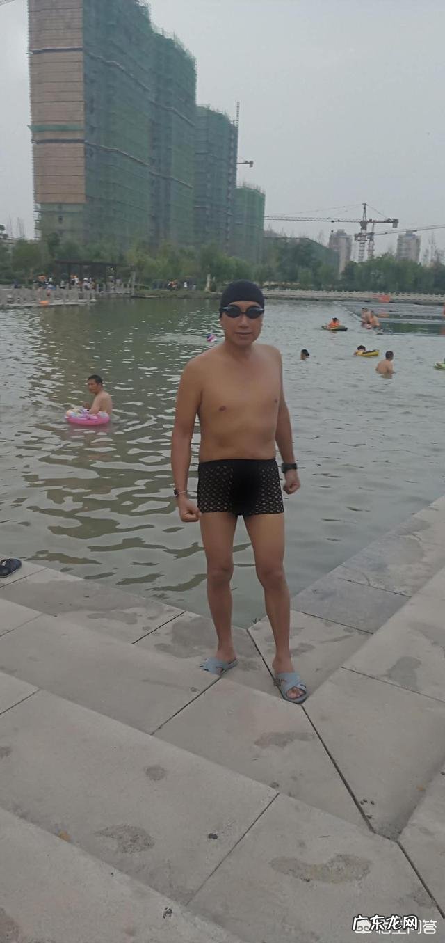 如何评价游泳运动在健身方面的利弊?