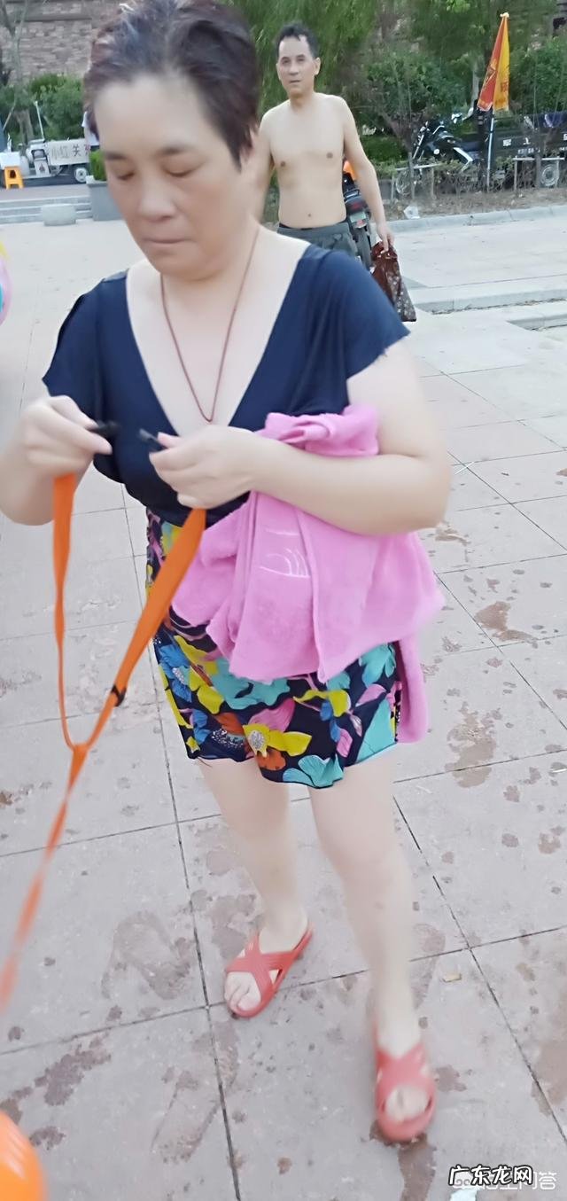 如何评价游泳运动在健身方面的利弊?