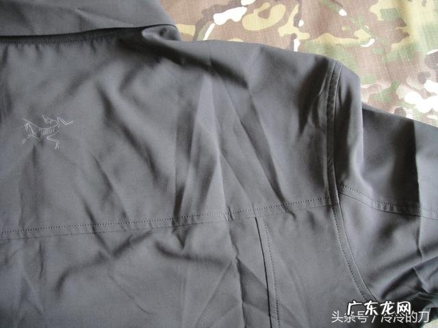 男士短袖衬衫怎么穿才不土气？