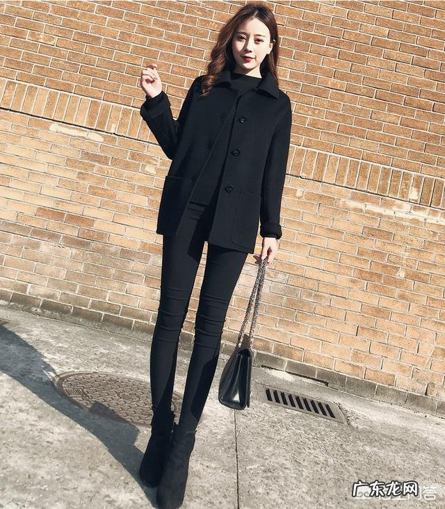 黑色上衣配什么颜色裤子好看?