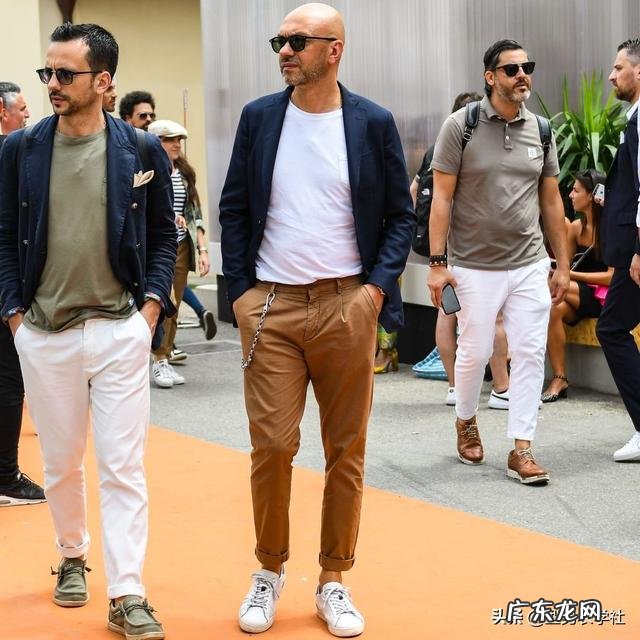 黑色上衣配什么颜色裤子好看？