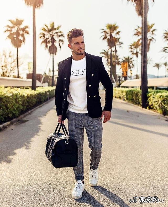 黑色上衣配什么颜色裤子好看？