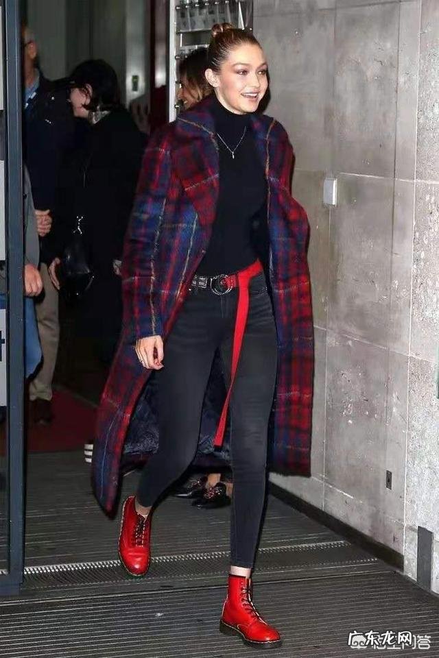 格子大衣适合什么年龄?