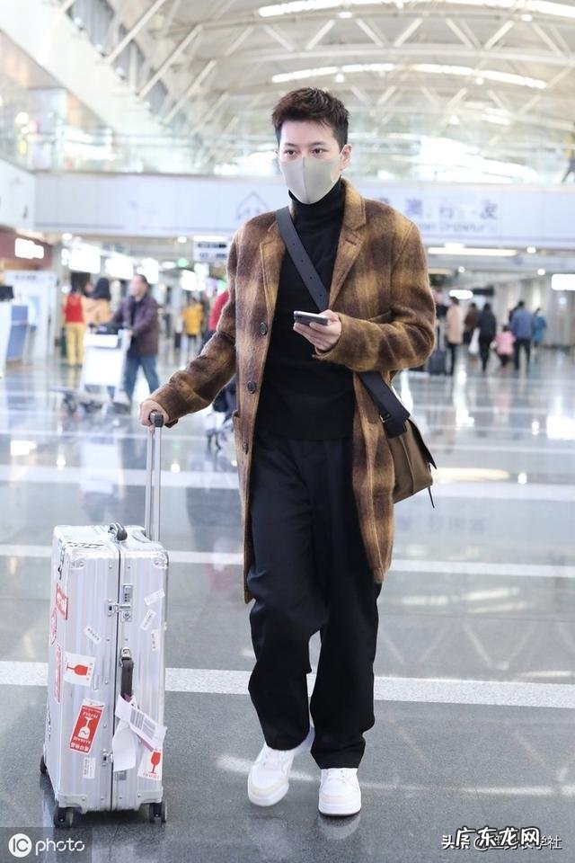 格子大衣适合什么年龄?